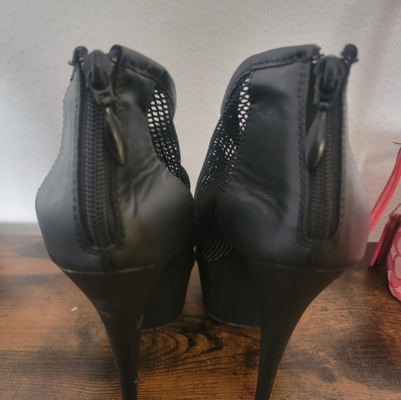 Pleasers Heels - Picture 4 of 5